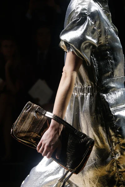 Look 74